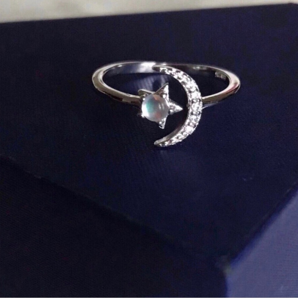 Moonstone and sterling silver ring